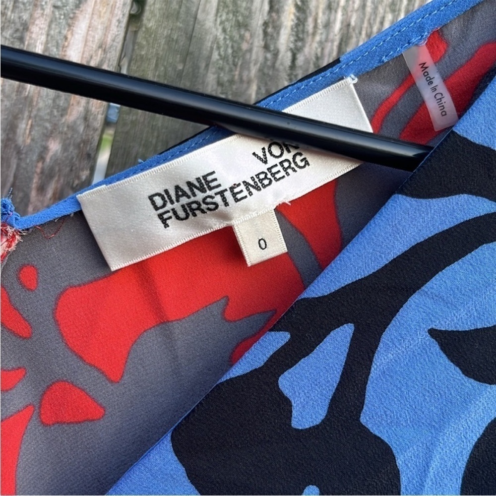 EUC Diane Von Furstenberg Silk Multi Pattern Ruffle Front Dress Sz XS Rtl. $528 - Picture 13 of 13